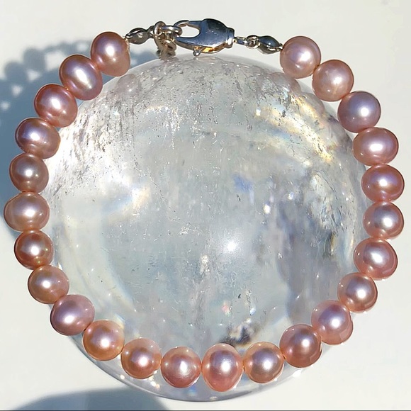 Jewelry - ❤️❤️Stylish Bracelet Reasonable Offers Considered!